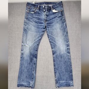 Levis 501 Button Fly Distressed Light Wash 100% Cotton Denim Jeans.  33 × 32